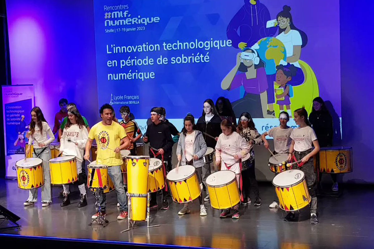 Colaboración con asociaciones