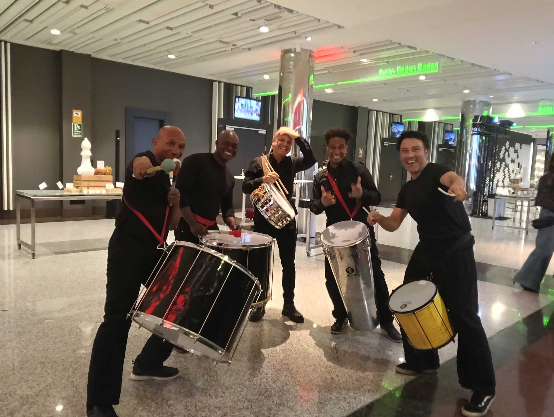 Equipo de profesores de percusión