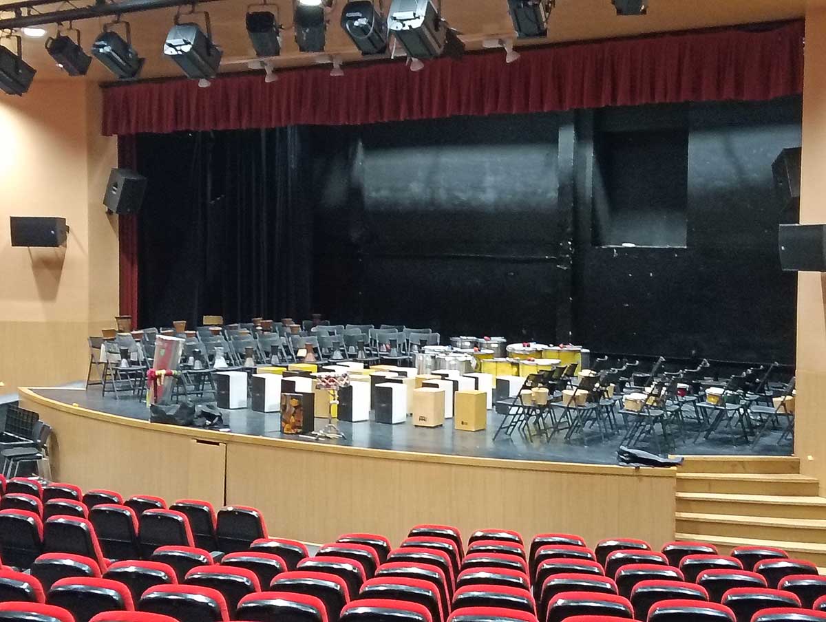 Jornada cultural de percusión en colegio