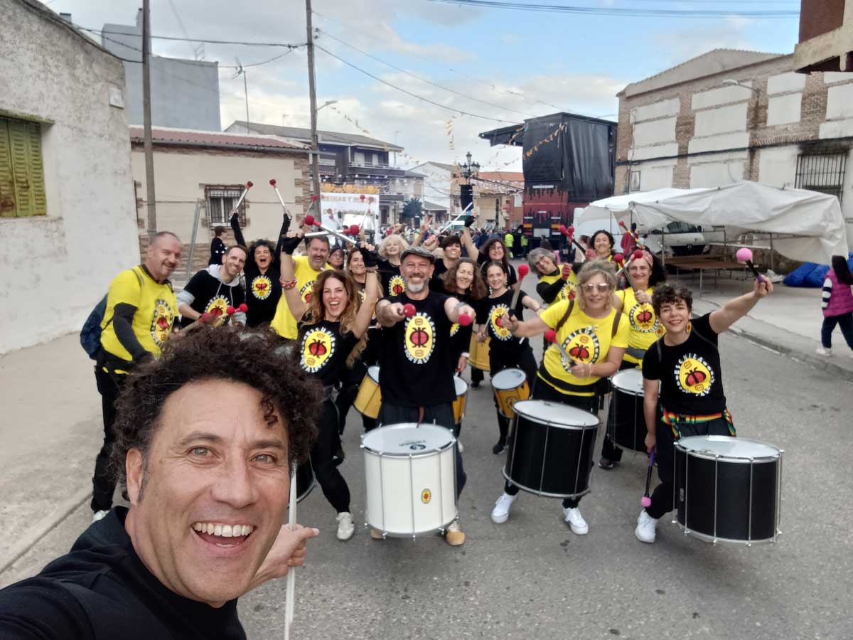 Grupo de batucada brasileña